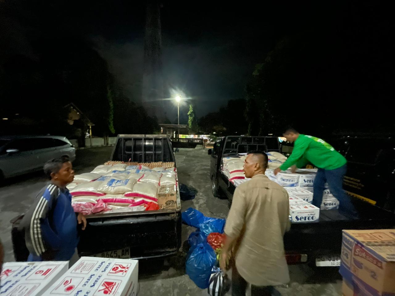 Penyaluran Bantuan Banjir BandangSumatera